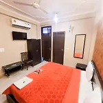 Hotel In Cr Park